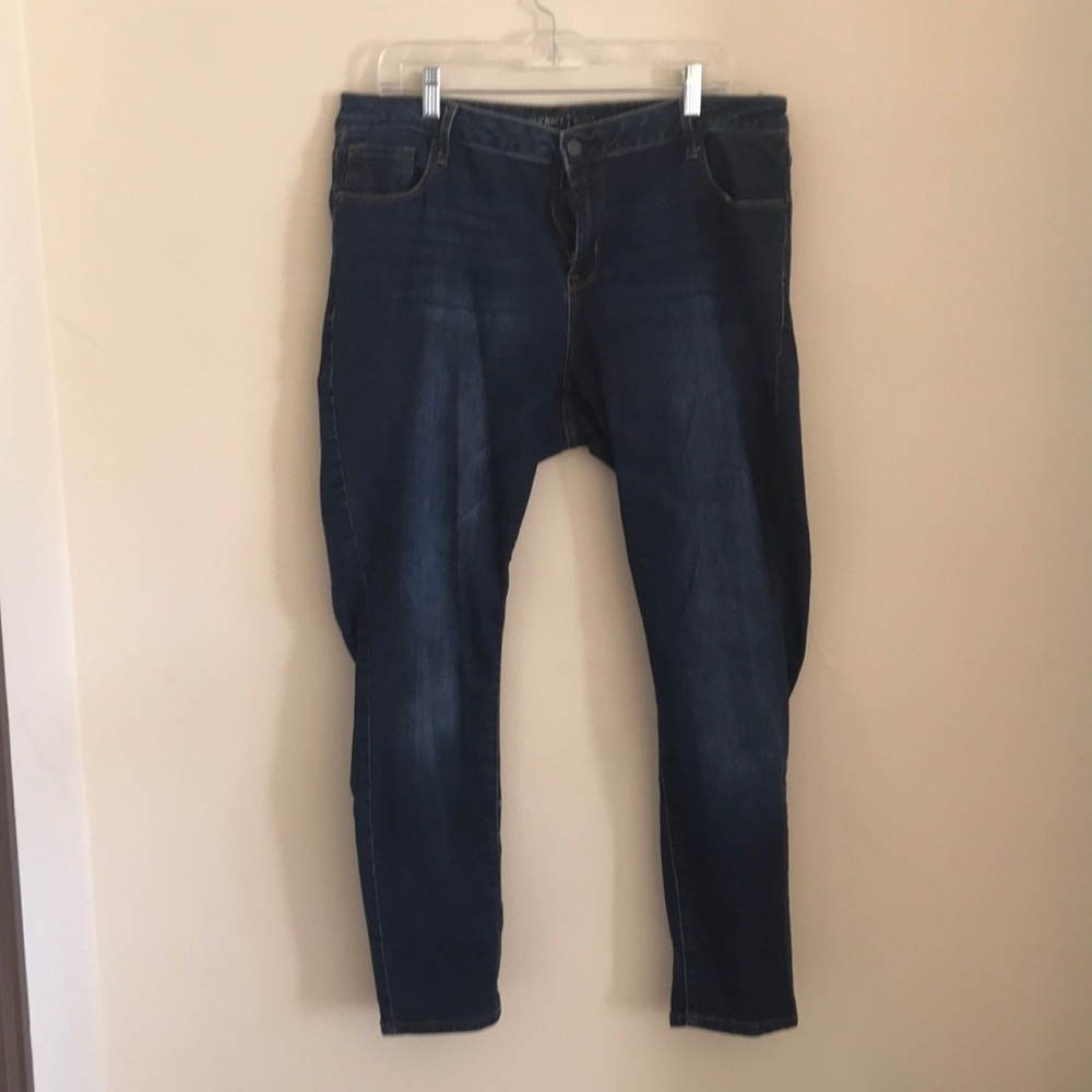 Dark wash skinny jeans